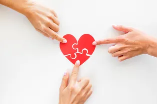 Как быстро определить проблемы с сердцем по ногтям: проверьте себя
