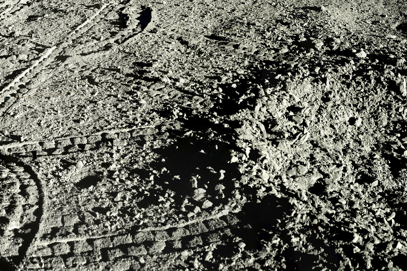первые фотографии обратной стороны луны
