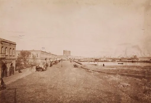 Старый Баку (на фото изображен 1888 год) был гораздо менее многолюдным