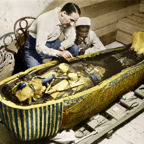 Ученый раскрыл тайну проклятия Тутанхамона: почему погибли 20 человек, открывших гробницу?