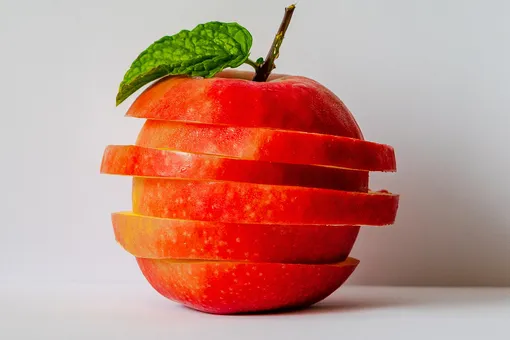Как всего одно яблоко в день поможет похудеть: советы диетолога