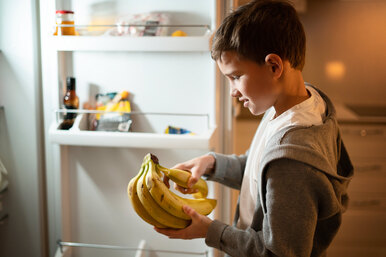 Почему портятся продукты в холодильнике? Узнайте, какие нельзя хранить рядом