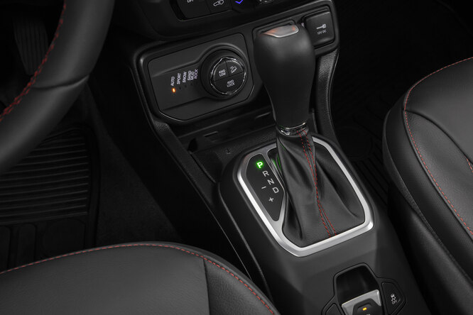 Сломается или нет? Что будет, если включить задний ход на ходу в ...