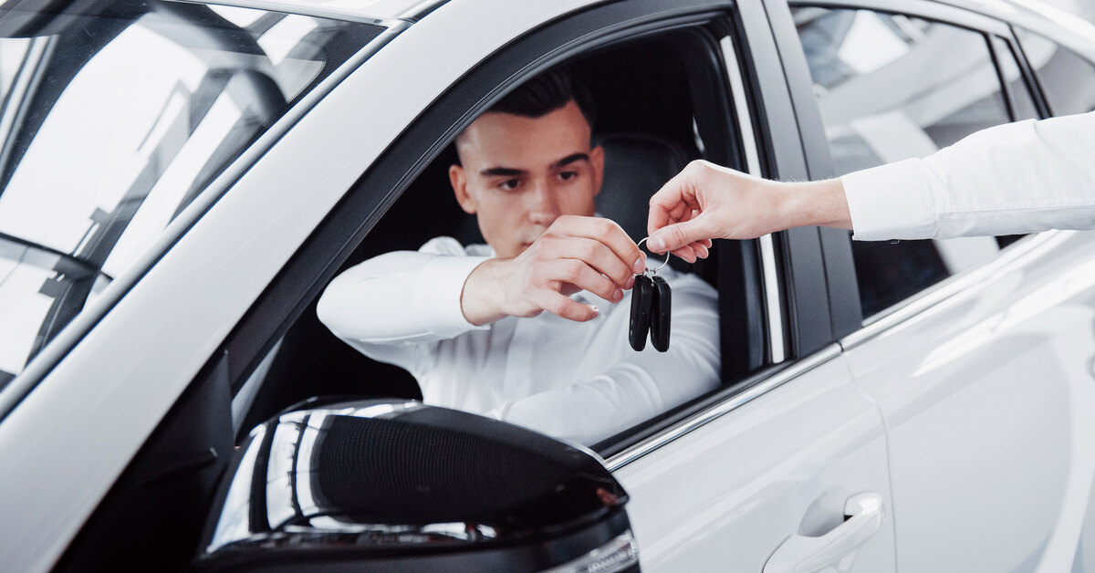 Специалист по подбору машин с пробегом рассказывает о своей работе и ...