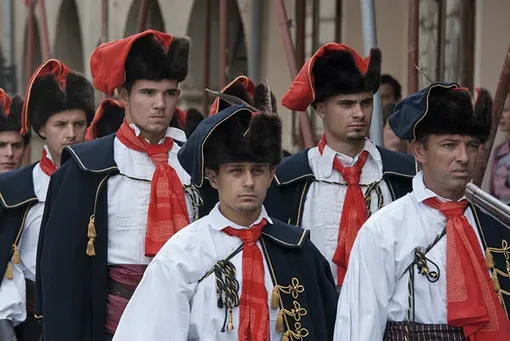 Хорваты в национальной одежде