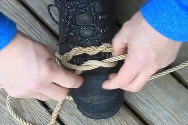 Почему шнурки всё время развязываются: отвечают ученые