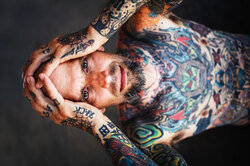 Мужчина потратил на татуировки почти 10 млн рублей и показал, как изменилось его тело