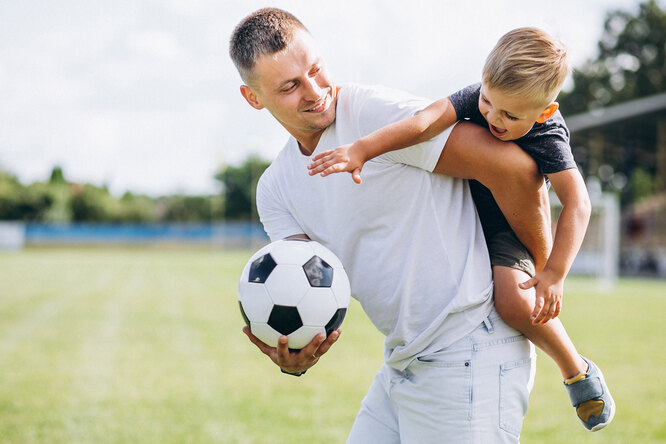 Как сделать из ребенка футболиста и не лишить его детства