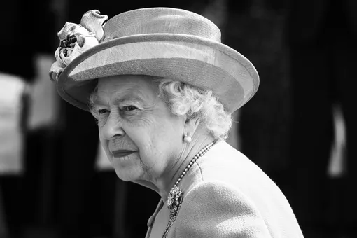«Лондонский мост рухнул»: умерла королева Великобритании Елизавета II