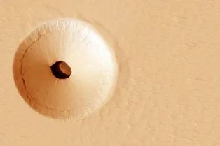 Откуда на Марсе взялись странные полости в породе?