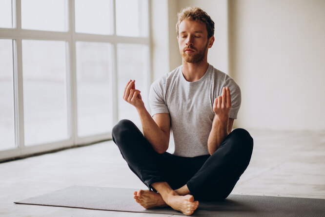 Йога после 40: почему всем мужчинам стоит запомнить одно простое упражнение?