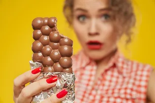«Ещё одну конфетку и все» — как «слезть» со сладостей после праздников?