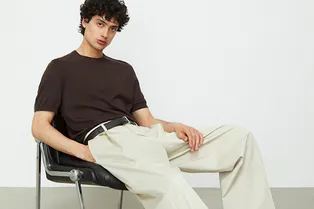 Какие брюки сейчас в моде: 6 актуальных пар на лето для города