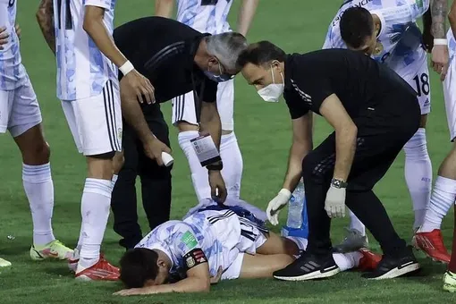 Месси едва не сломали ногу на отборочных матчах ЧМ по футболу-2022