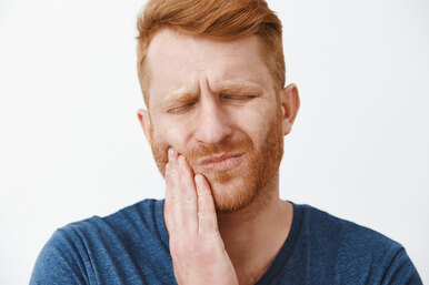 Как быстро избавиться от зубной боли: советует стоматолог