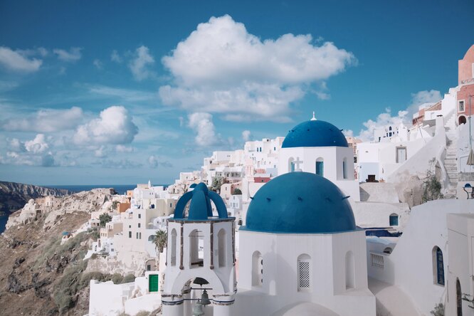Греция ввела особые правила въезда для туристов из России