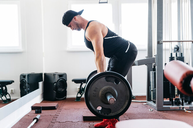 Как тренироваться, чтобы не навредить спине и коленям?