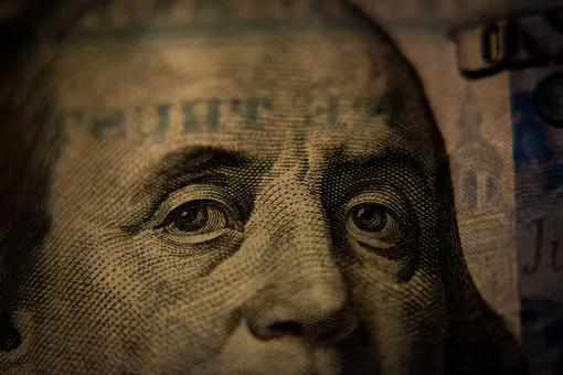 «Чудес ждать не стоит»: финансовый эксперт рассказал, каким будет курс доллара и можно ли на нем заработать