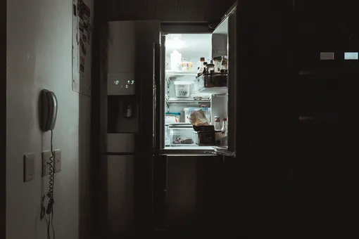 В холодильнике неприятный запах. Что делать?