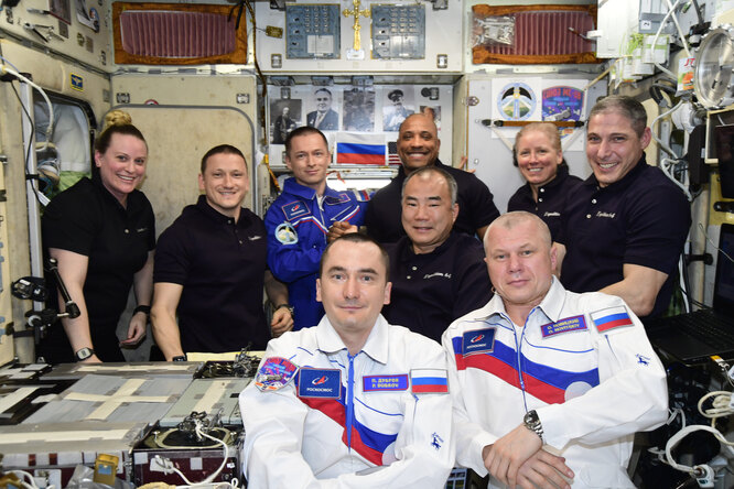 Как питаются космонавты на МКС: борщ из тюбика, сок из пакета и баклажанная икра Как питаются космонавты на МКС: борщ из тюбика, сок из пакета и баклажанная икра
