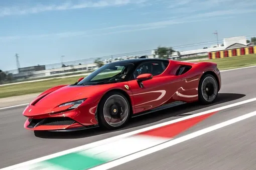 6 самых дорогих суперкаров, которые сейчас продаются в России: от Ferrari до Bugatti