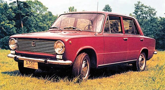 Fiat-KIA 124 (Южная Корея, 1970). В Корее «Фиаты» производили недолго, с 1970 по 1975 год, и сделали всего порядка 7000 машин. На тот момент KIA делала только лицензионные автомобили (как и вся корейская промышленность); первой собственной корейской моделью стал Hyundai Pony, представленный как раз в 1975-м.