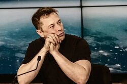 Посмотрите, как Илон Маск танцует на рейве в Мексике: миллиардер показал, как надо развлекаться