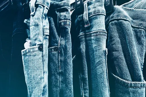 Из-за чего дорожают джинсы и футболки?