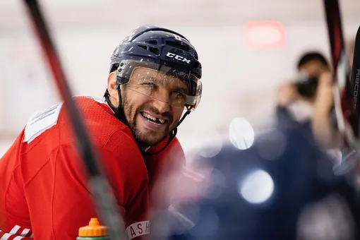 Александр Овечкин оформил дубль и побил рекорд Гретцки в НХЛ