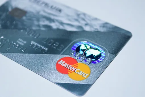 Банки перестанут выпускать карты Visa и Mastercard: как это скажется на простых людях?