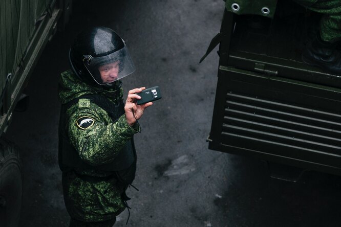Для российских военных выпустят отечественные смартфоны и приложения для работы
