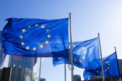 Еврокомиссия утвердила остановку действия соглашения об упрощении визового режима с Россией: что это значит?