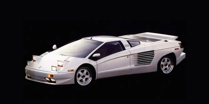 Cizeta-Moroder V16T (1991). Нет, это не Lamborghini Diablo с сомнительными модификациями, хотя и сильно её напоминает. Тому есть причина этот суперкар создан Марчелло Гандини, тем же человеком, который проектировал Diablo. И частично спонсировано легендарным итальянским композитором Джорджио Мородером, от которого и взяло имя.