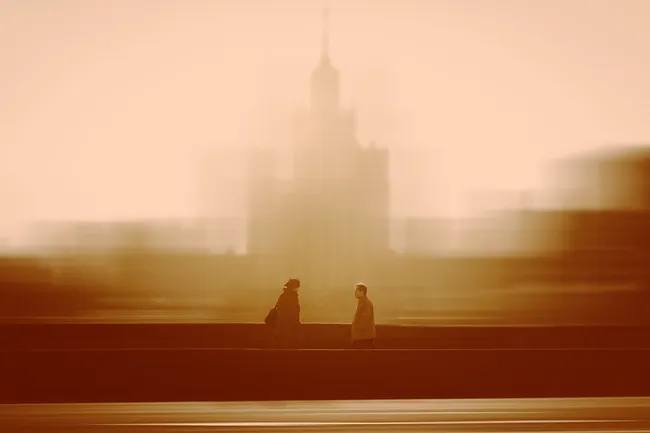 Песок из Сахары добрался до Москвы: опасно ли дышать таким воздухом?
