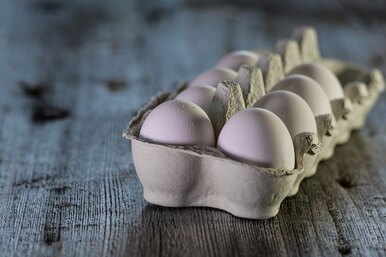 Как почистить вареное яйцо, чтобы оно не крошилось