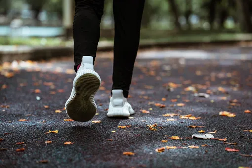 Самая популярная ошибка при ходьбе: проверьте свою походку, ответив на один вопрос