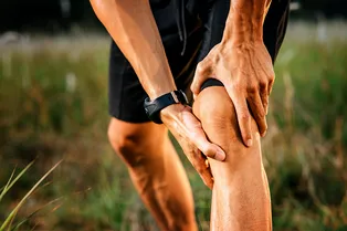 Как правильно тренировать ноги, если постоянно болят колени