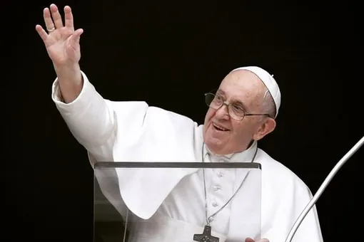 Папа Римский отправил 15 тысяч рожков мороженого итальянским заключенным