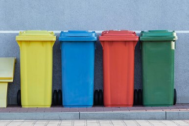 Как надо освобождать пространство от ненужных вещей: 12 предметов, которые давно нужно выбросить. Видео