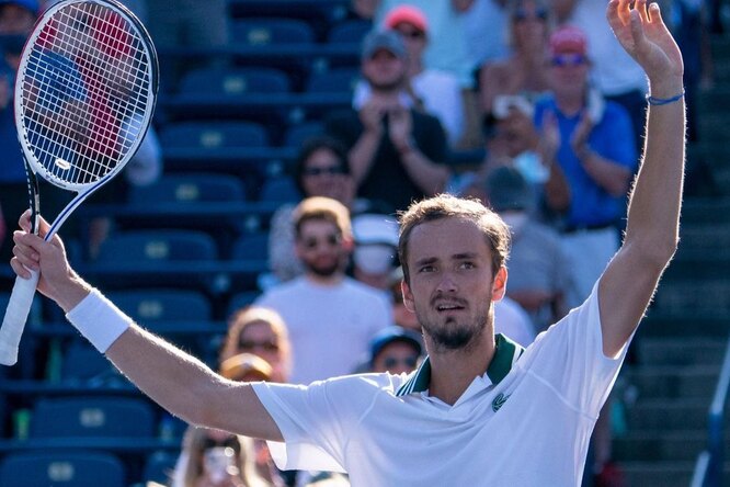 Теннисист Даниил Медведев стал первым за 20 лет россиянином, выигравшим турнир «Мастерс» в Канаде