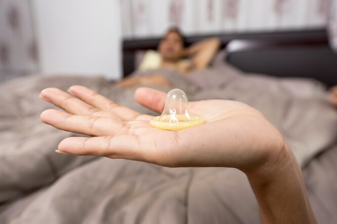 «А если презерватив просто порвется?»: что нужно знать о стелсинге