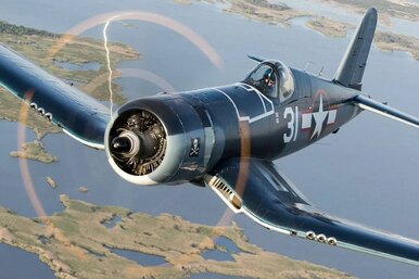 Для чего нужен излом на крыле самолета: что такое gull wing?