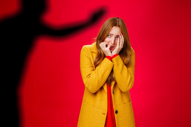 Как научить девушку самообороне?