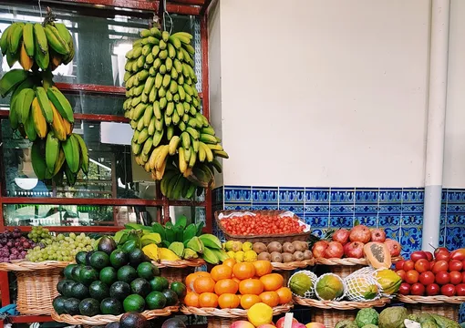 Обилие фруктов и овощей (несмотря на то, что отчасти их привозят в страну) безусловно можно считать плюсом жизни в Португалии