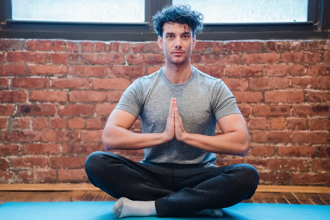 Учимся медитировать: 12 шагов, которые помогут навести порядок в голове