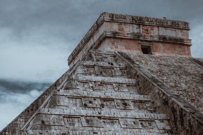 Что скрывают древние надписи майя и удалось ли ученым их расшифровать?
