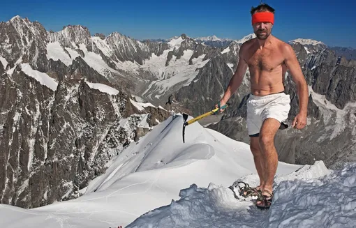 Вим Хоф в шортах и сандалиях покоряет Эверест, 2007 год