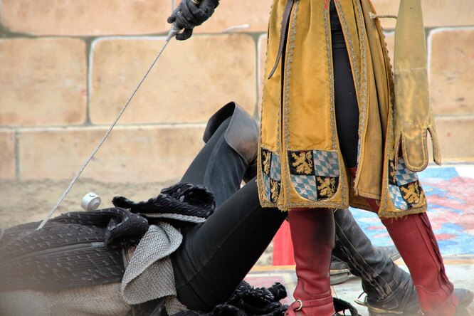 За что во времена Петра Первого вешали уже убитого? Скверный ...