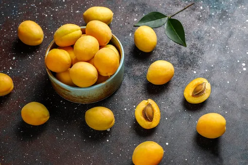 Сезон абрикосов: как спелые оранжевые фрукты могут вам помочь, если вы на диете?
