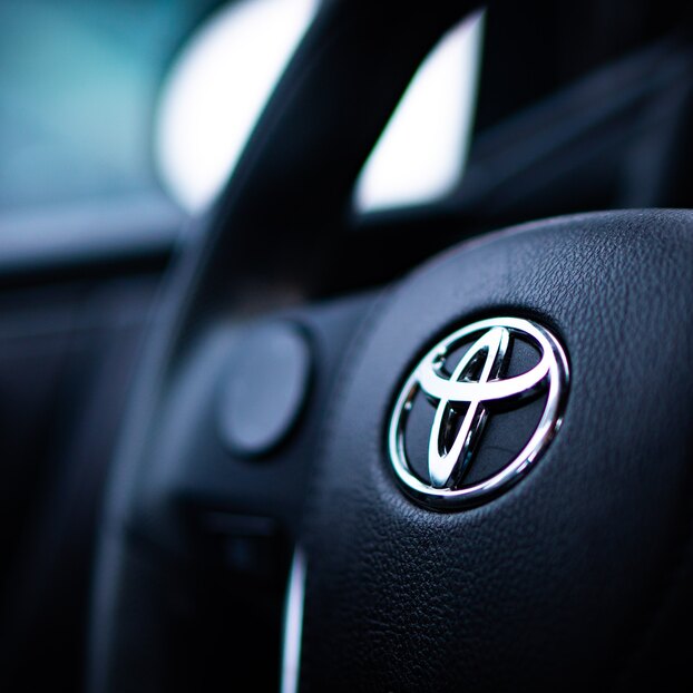Toyota официально уходит из России: что будет с клиентами?